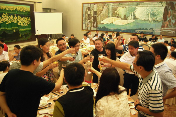 我司參加漳州市電動門窗行業(yè)協(xié)會2011年會合影